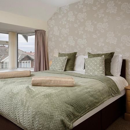 Arnside - Spacious 10-Bedroom Seaside Cottage Blackpool Exterior foto