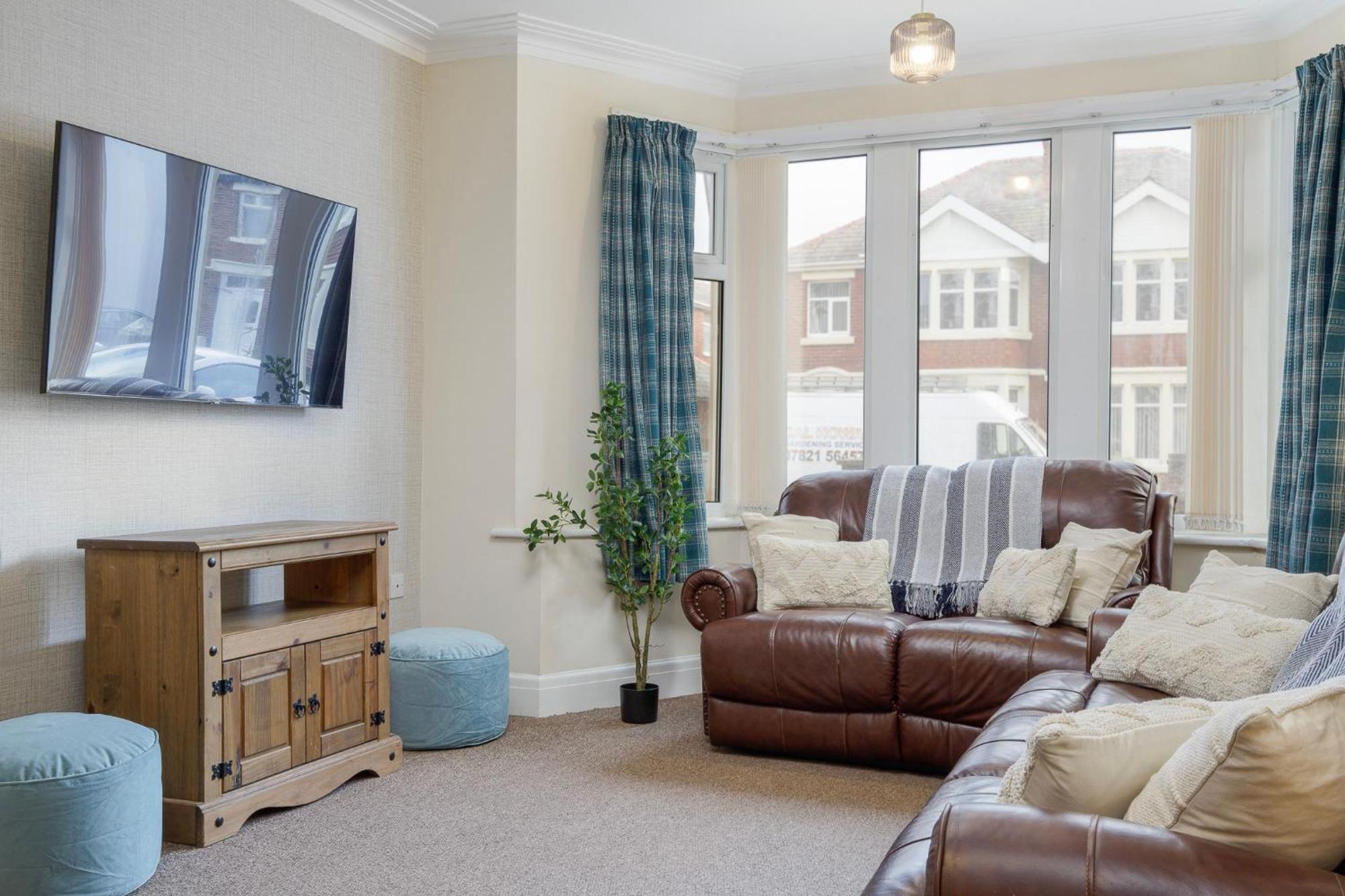 Arnside - Spacious 10-Bedroom Seaside Cottage Blackpool Exterior foto