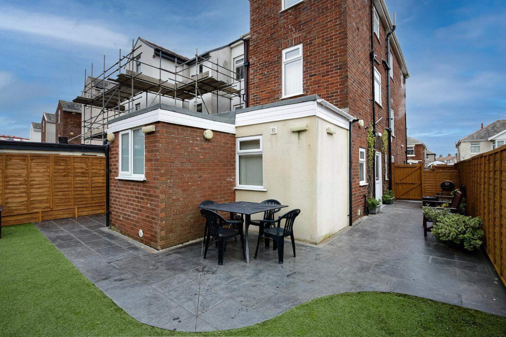 Arnside - Spacious 10-Bedroom Seaside Cottage Blackpool Exterior foto
