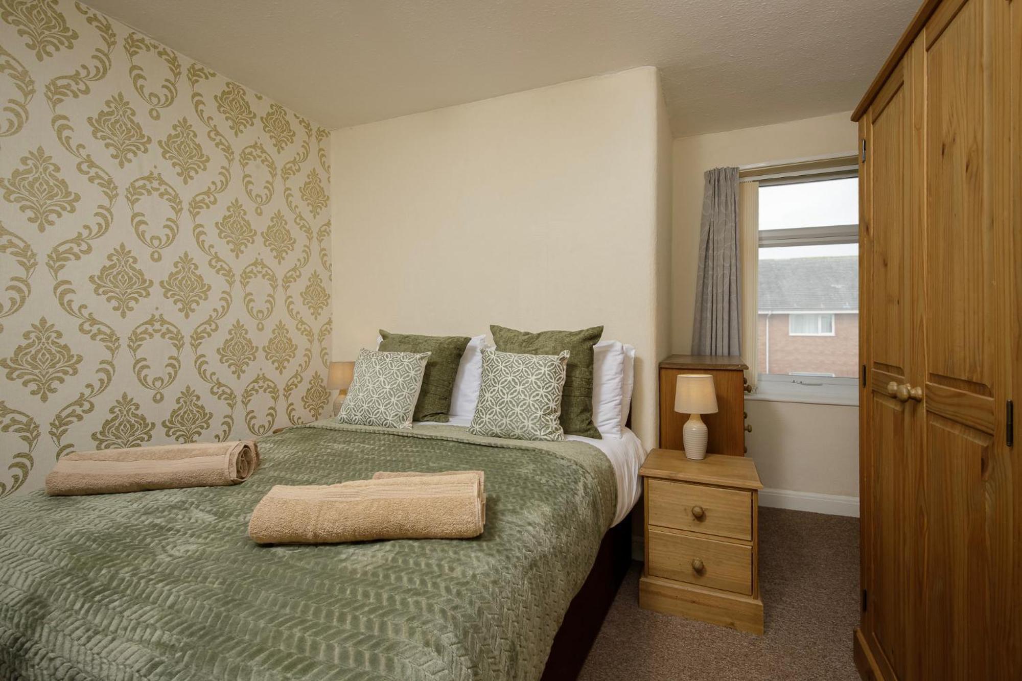 Arnside - Spacious 10-Bedroom Seaside Cottage Blackpool Exterior foto